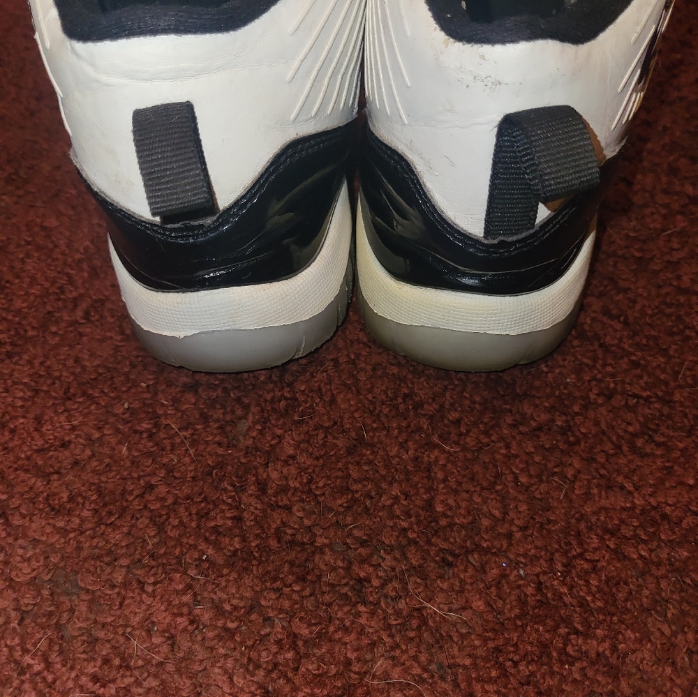 Kids Shaq shoes size 2 - Picture 3 of 5